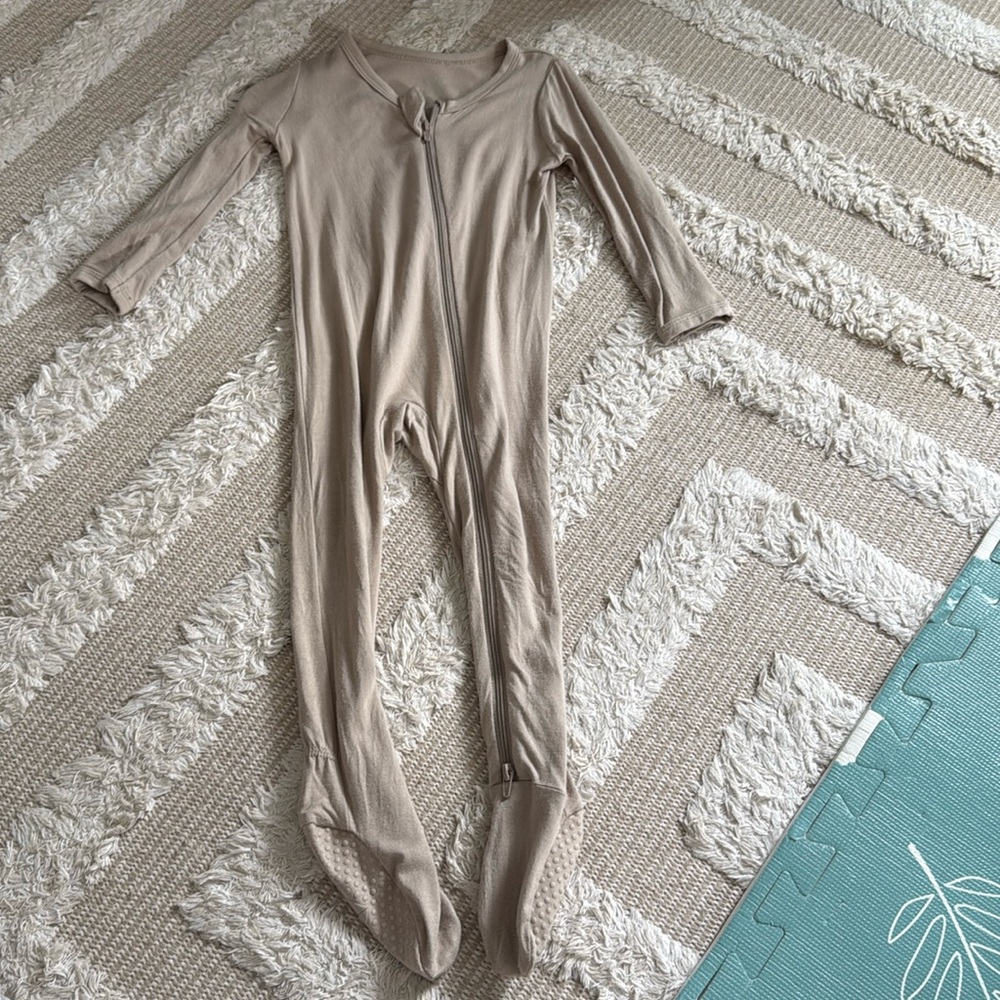 Kyte baby zippered footie